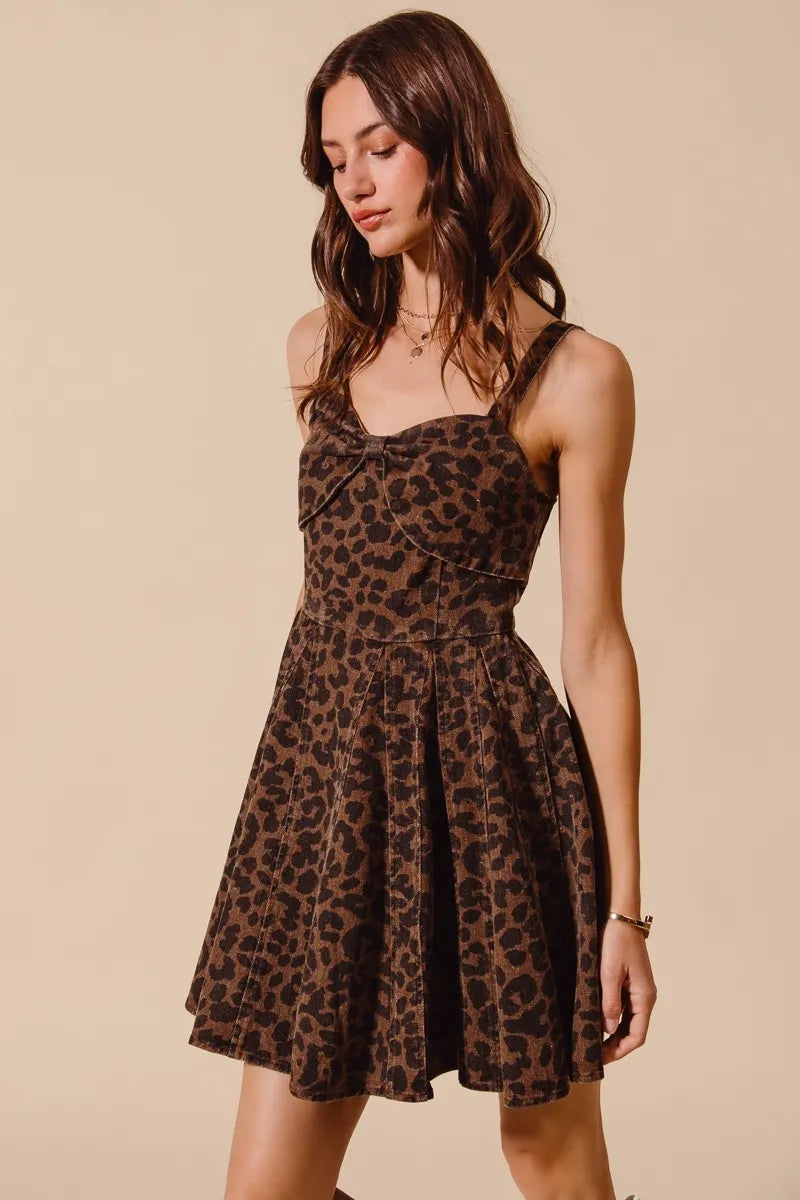 green emerald velvet dress Black And White Backless Knot Detail Fit And Flare Cami Dress Women Sl –  Urbanheer