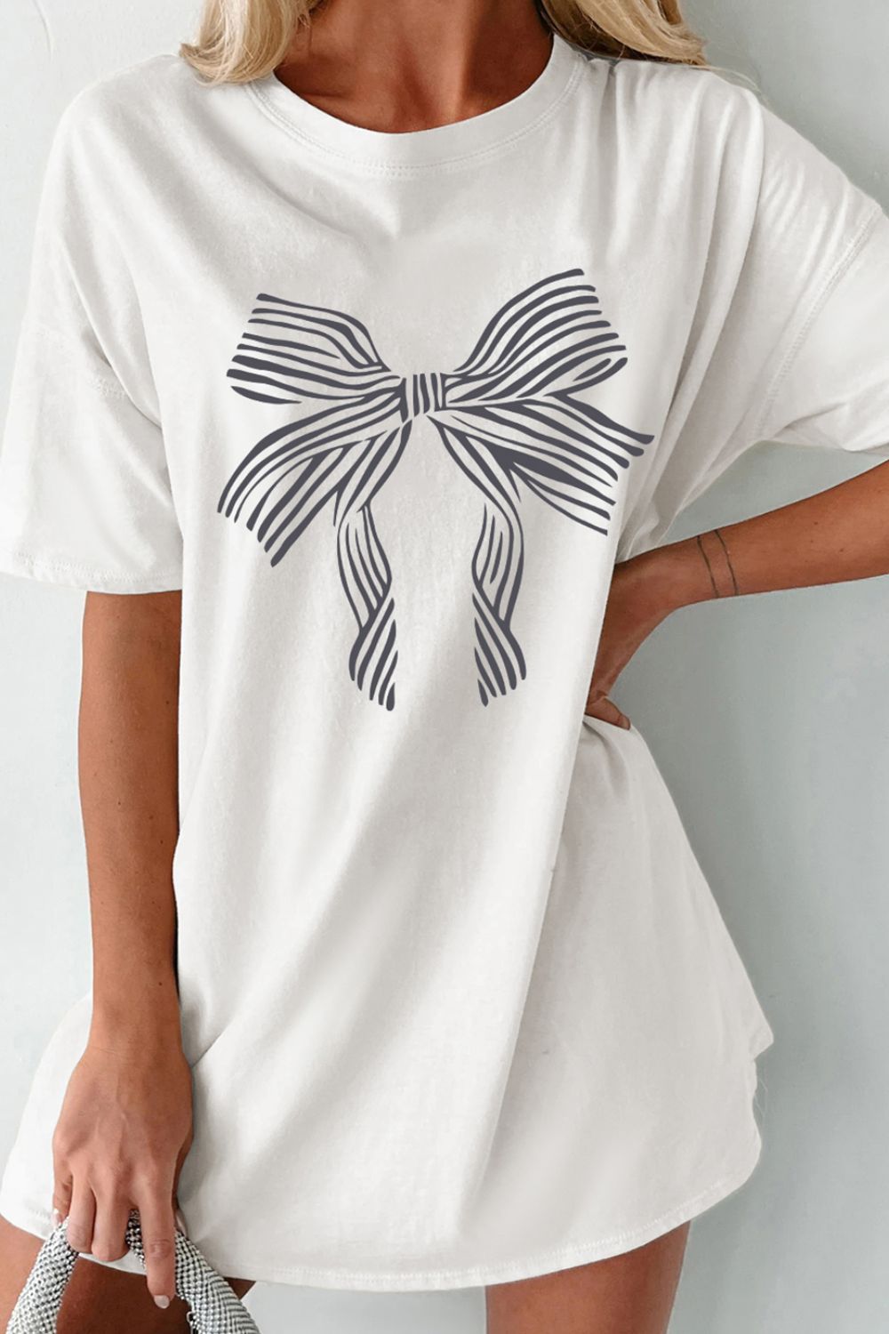 Bow Graphic Round Neck Short Sleeve Tee